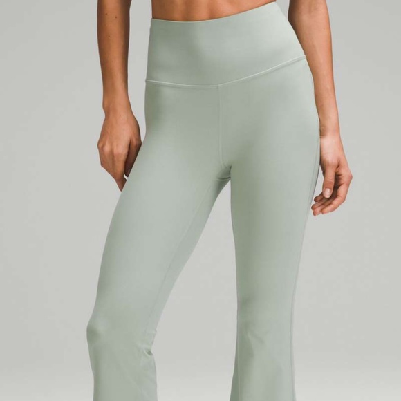 lululemon Groove SHR Nulu Flared Leggings in PLCT Sz 12 NWT $118R - Picture 2 of 9